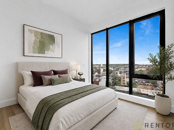 4th image of 60 Cedar St #901