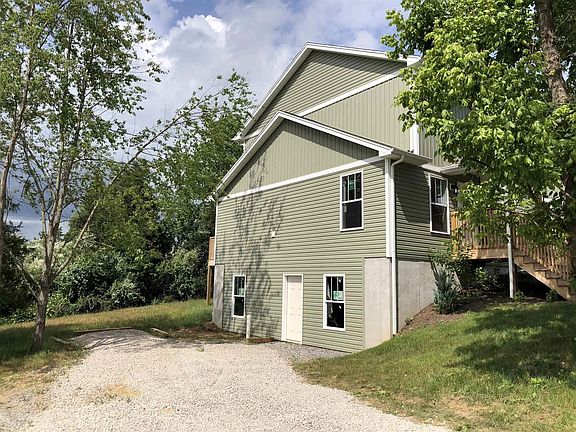 3rd image of 1464 & 1466 Sandy Cir
