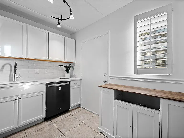 4500 N Flagler Dr #D16 — Photo 5