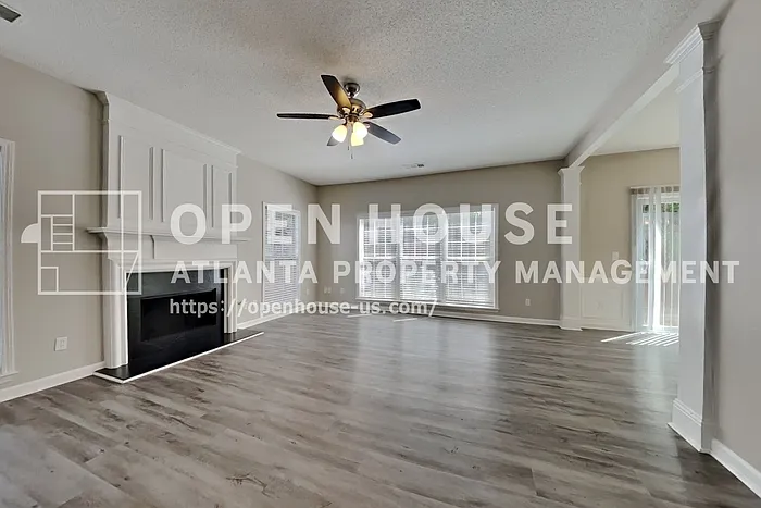 3 bed, 2.5 bath, 1976 sqft, $2,225 — Photo 4
