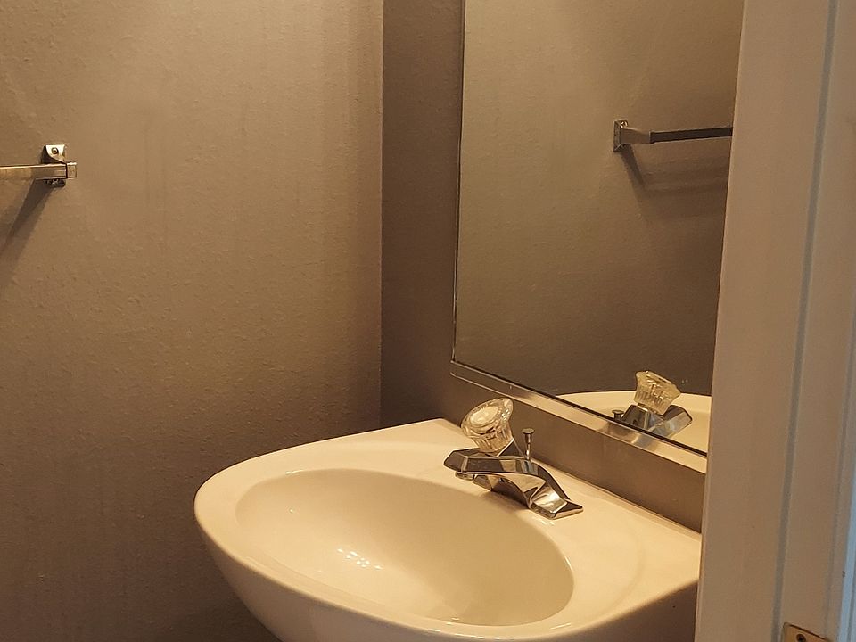 1st floor have bathroom