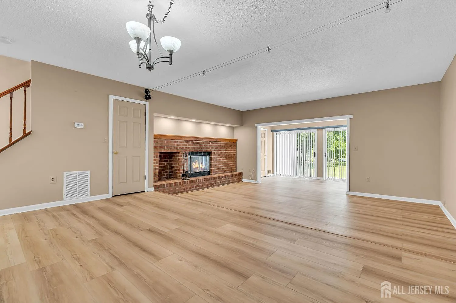 2 bed, 2.5 bath, $2,950 — Photo 4