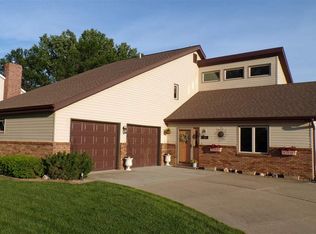 3321 Breakwater Pl, Columbus, NE 68601