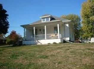411 Camden Rd, Mt Sterling, IL 62353