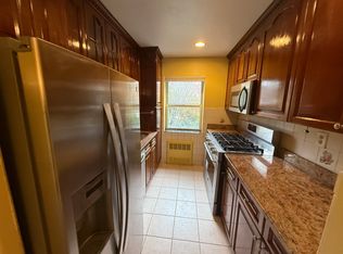 63-11 110th St #C2, Forest Hills, NY 11375
