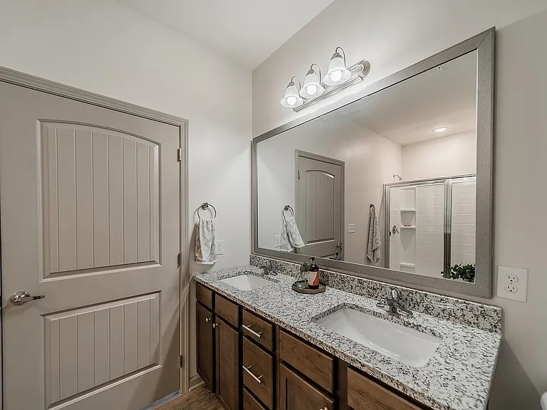 HighlandRidge_2021_Bathroom_02