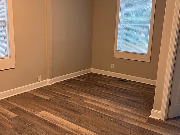3rd image of 2212 Kingswood Dr