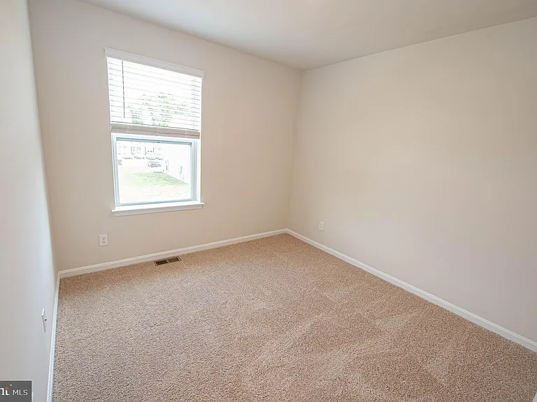 130 Willowtree Ln — Photo 66