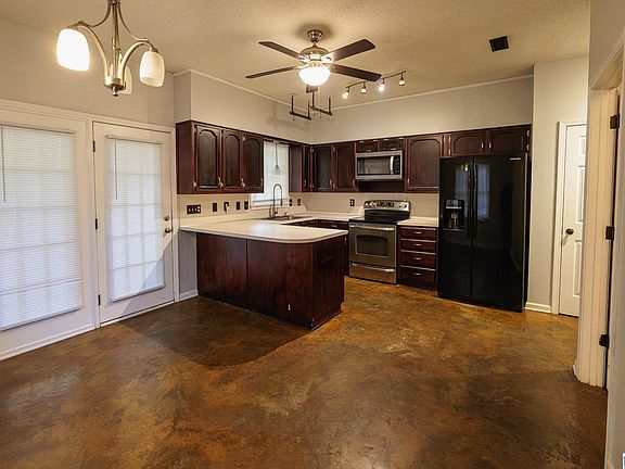 2nd image of 2705 Wellington Cir