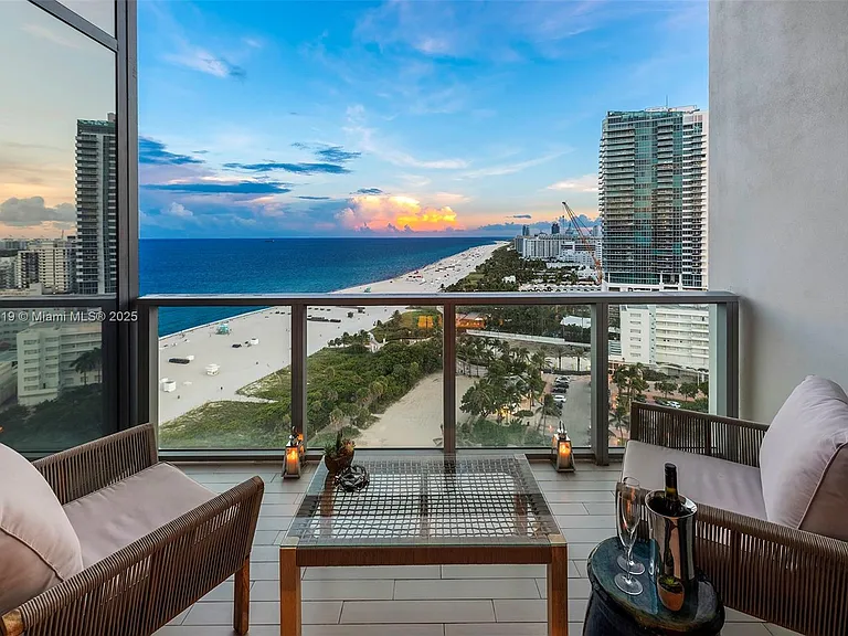 2201 Collins Ave — Photo 20
