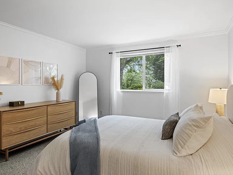 Large Bedroom at 2000 Lake Washington Apartments in Renton, WA 98056