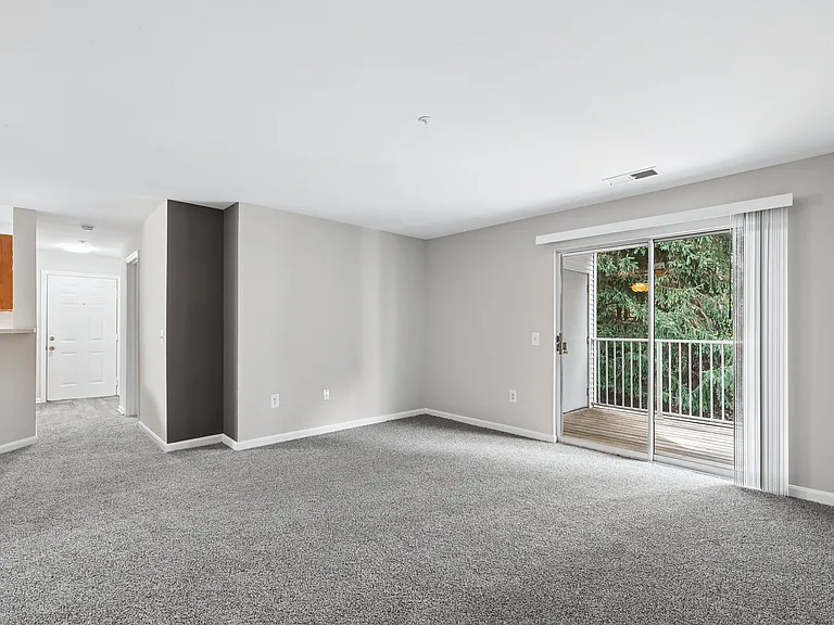 Highland Commons Apartments — Photo 25