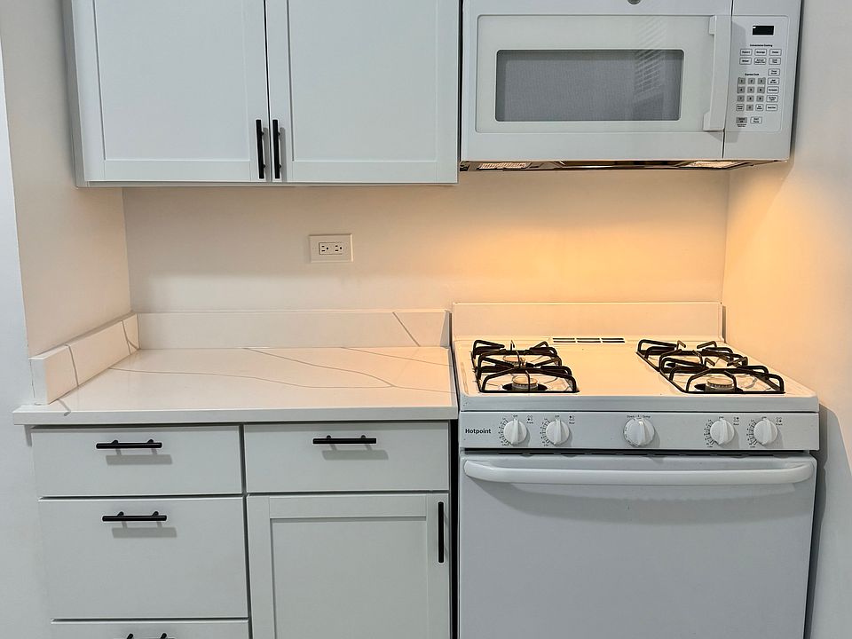 1st image of 4517 N Paulina St #1