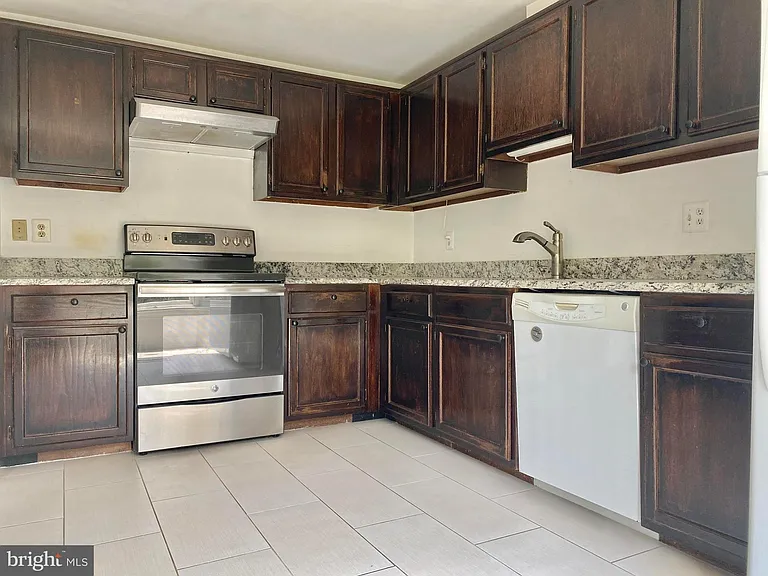 7351 Crestleigh Cir — Photo 7