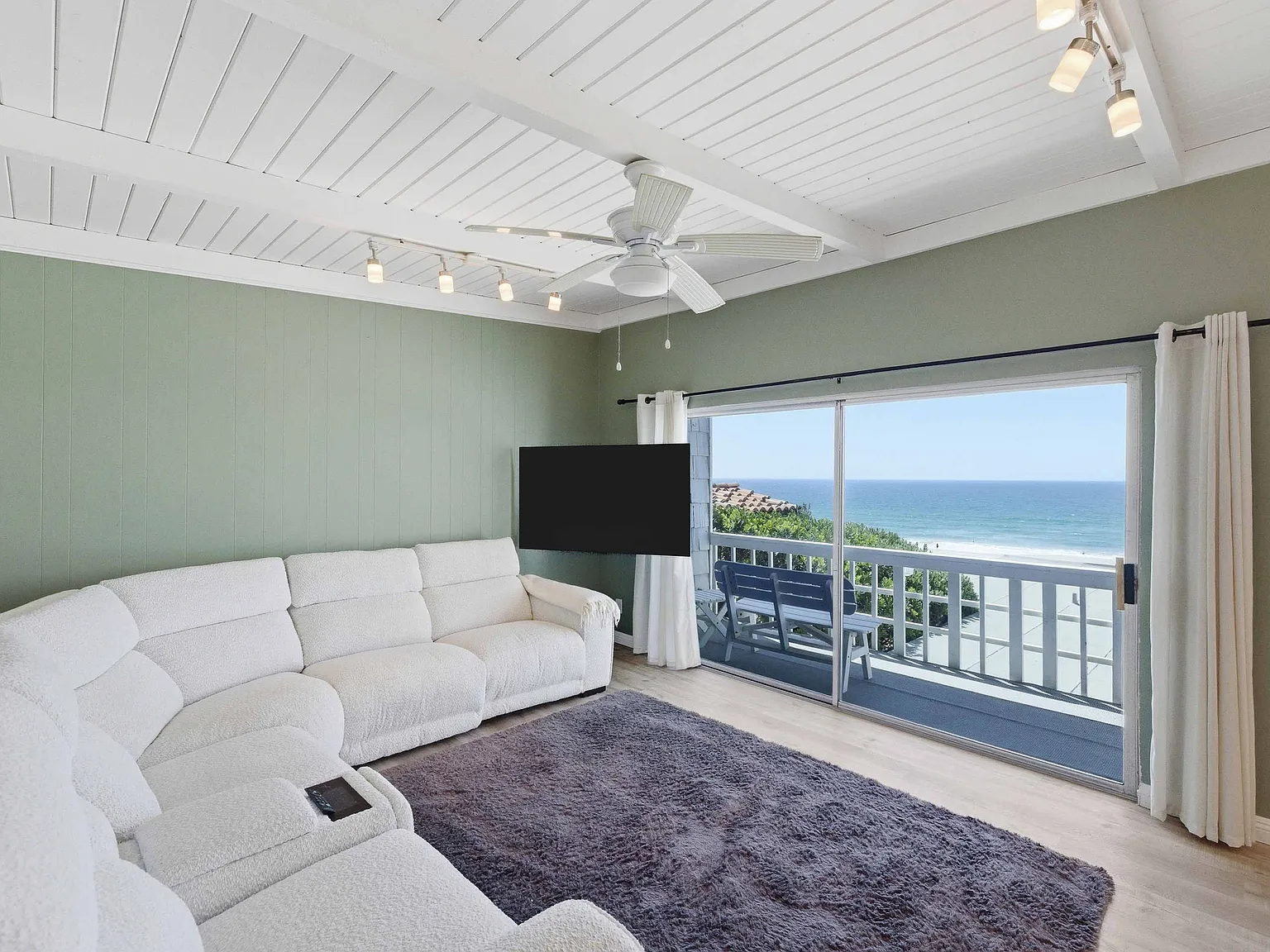 2 bed, 900 sqft, $8,500 — Photo 3