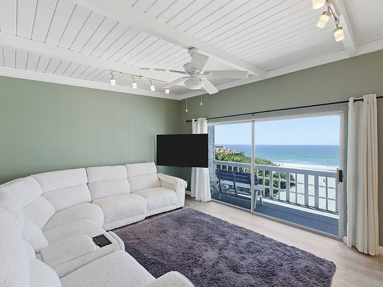 3105 Ocean Dr — Photo 3