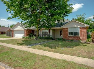 901 Enlow Cir, Commerce, TX 75428