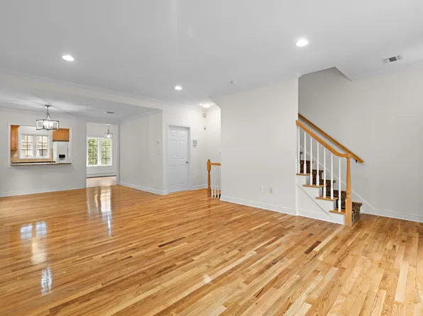 22 Grand Street image 1 of 27