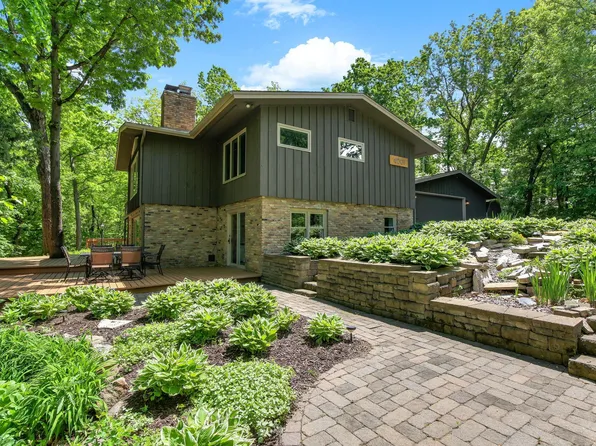 4001 Huntingdon Dr, Minnetonka, MN 55305