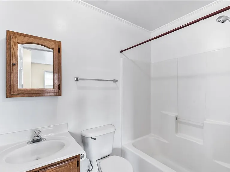 10704 Live Oak Ct — Photo 19