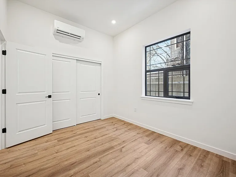 5139 Wayne Ave — Photo 12
