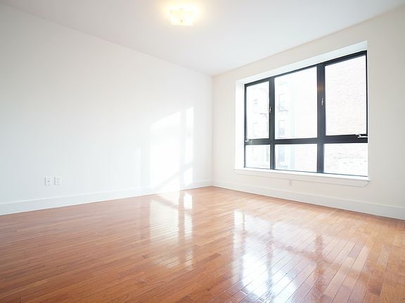 4th image of 190 Scholes St APT 2L