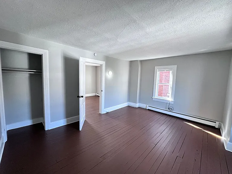 312 W North Street — Photo 25