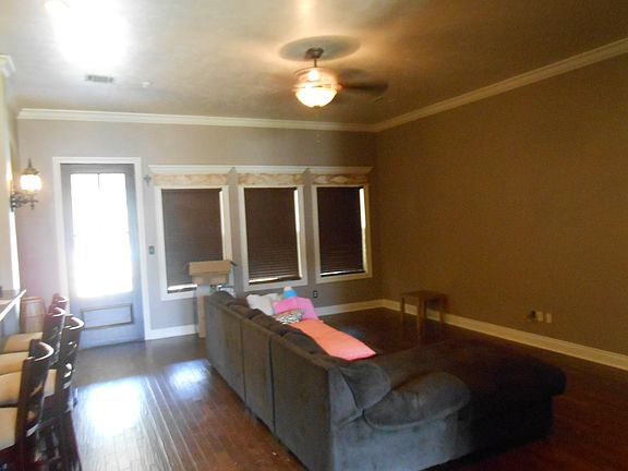 2nd image of 2700 E Robinwood Dr