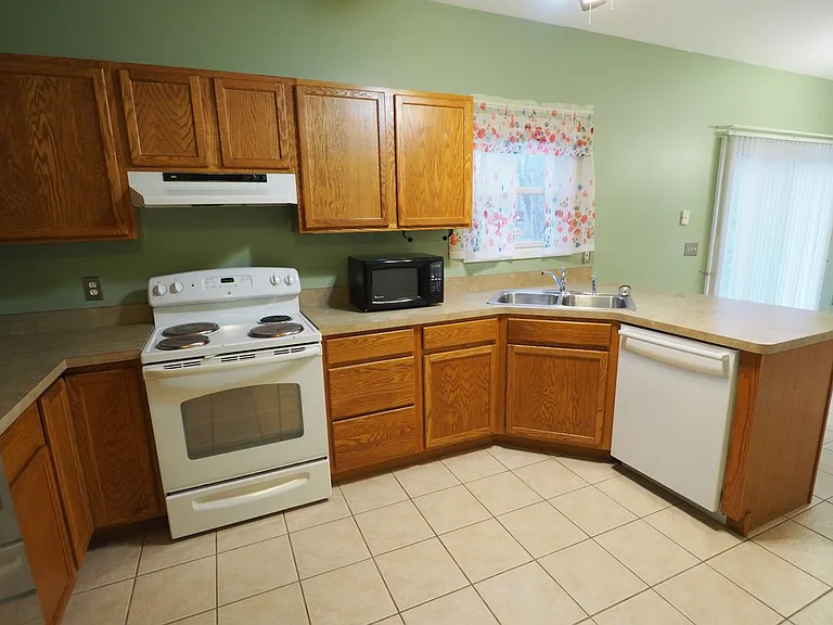 3029 Charing Cross Rd — Photo 14