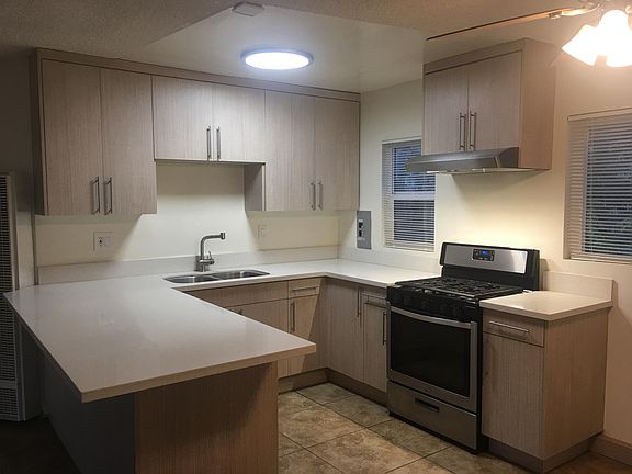 5th image of 3032 Honolulu Ave APT A