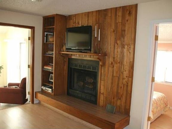 Fireplace & Built-ins