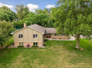 2885 Jewel Ln N, Plymouth, MN 55447
