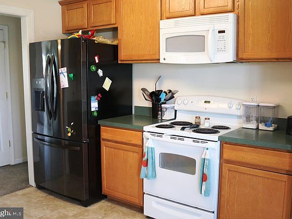3rd image of 10910 Roessner Ave