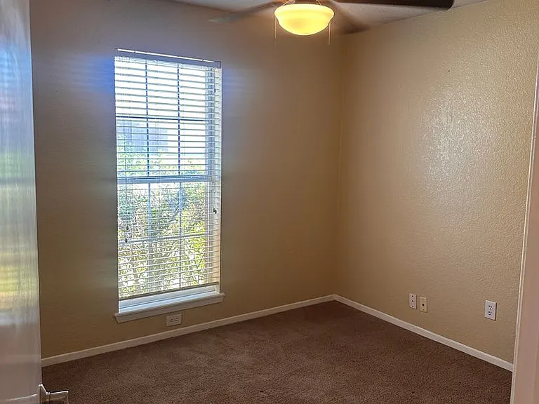 3834 Purdue Ln — Photo 16