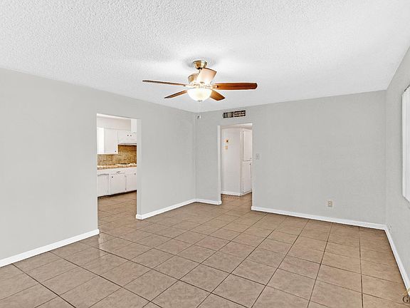 5th image of 4013 University Ave