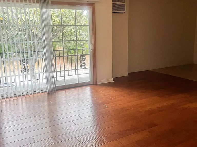 1250 E Corson St #6 — Photo 7