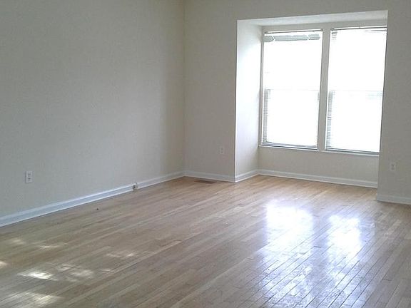 Living Room boats Hardwood Floors