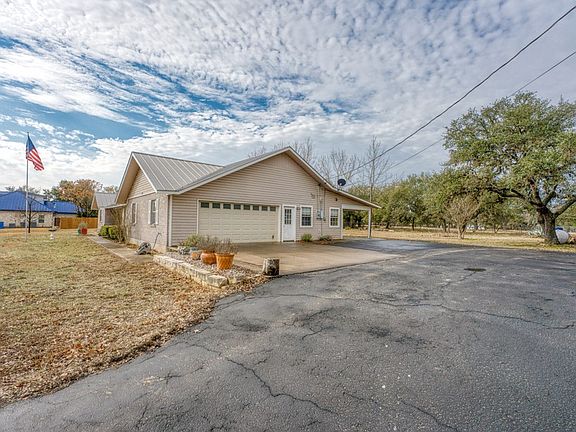 5th image of 610 Liveoak Dr