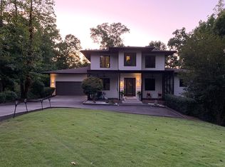 4132 Oak Forest Dr, Atlanta, GA