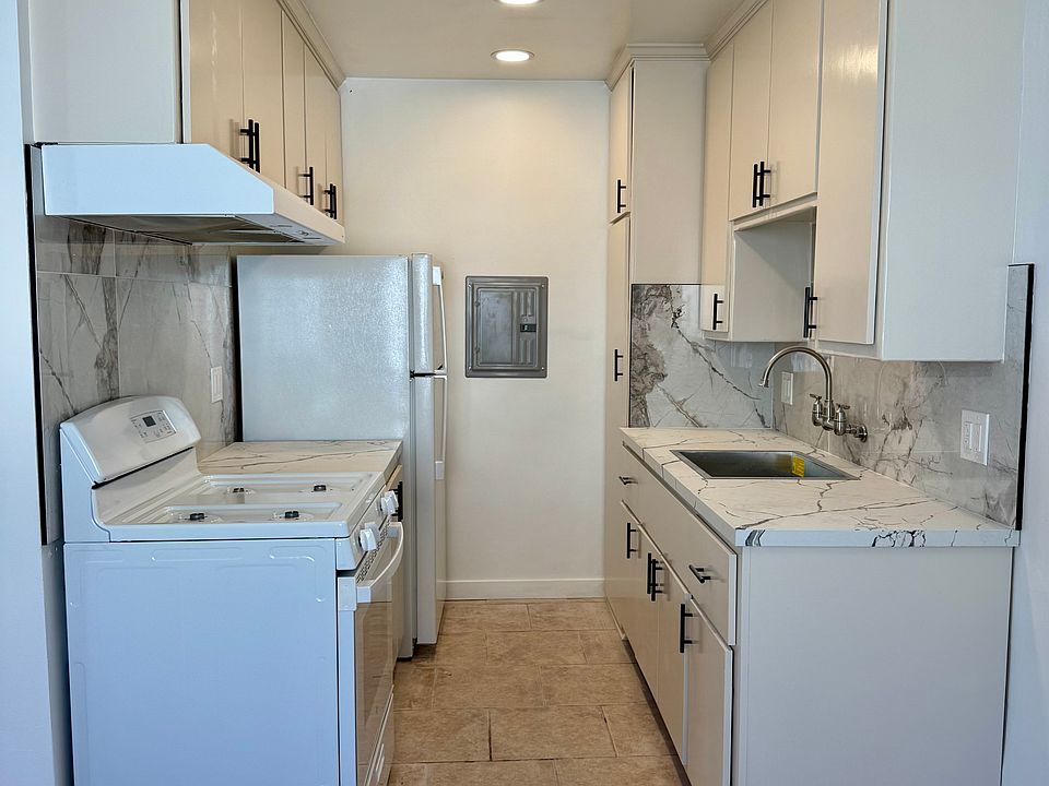 1st image of 410 S Commonwealth Ave APT 3