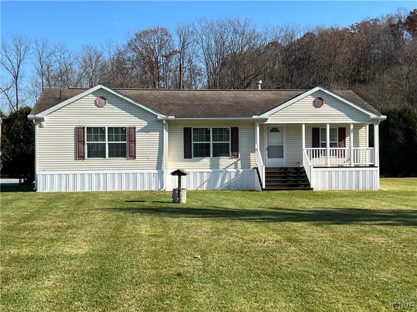 5421 Loftin Dr, Schnecksville, PA 18078