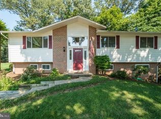 10026 W Constable Ct, Fairfax, VA 22032