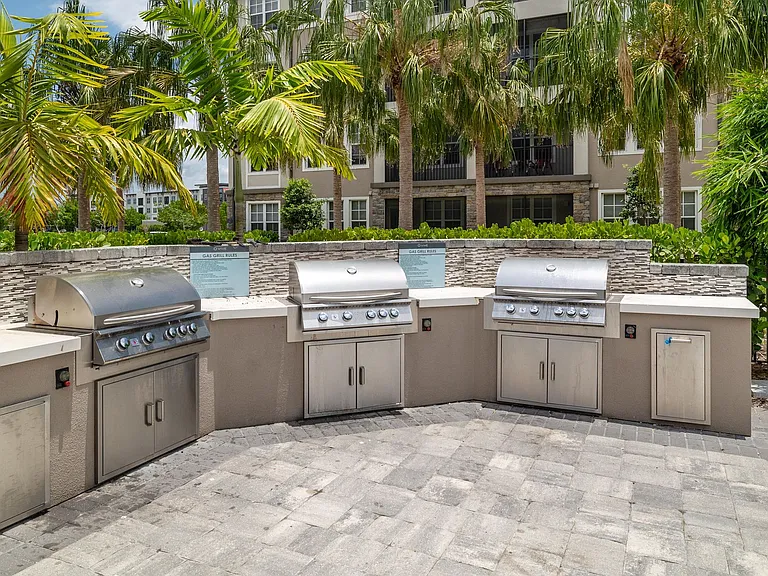 VIVE Apartments - Fort Myers, FL — Photo 7