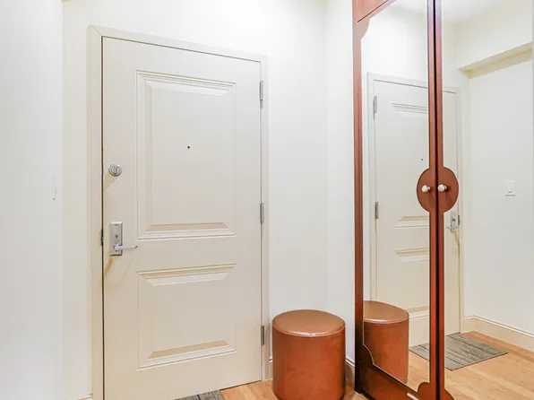 1689 East 21st Street image 7 of 32