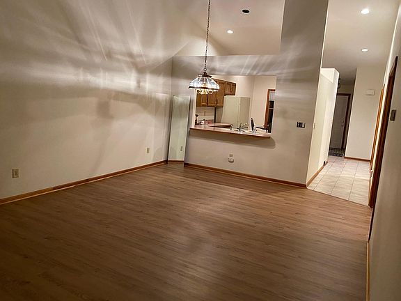 4th image of 5 Gay Lyn Dr #5B