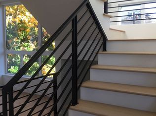 3813 Fremont Ln N, Seattle, WA 98103