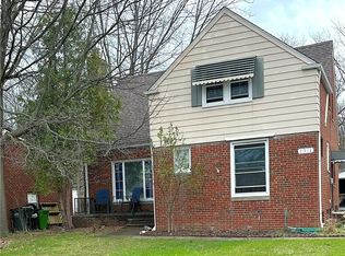 2071 Wrenford Rd, South Euclid, OH 44121