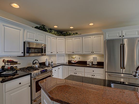 4th image of 1717 Mulligan Dr