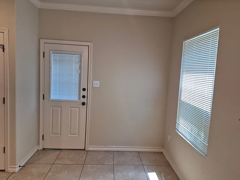 7014 Lakeview Dr #102 — Photo 9