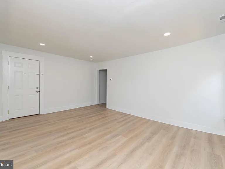 9 E Holly Ave #5 — Photo 8
